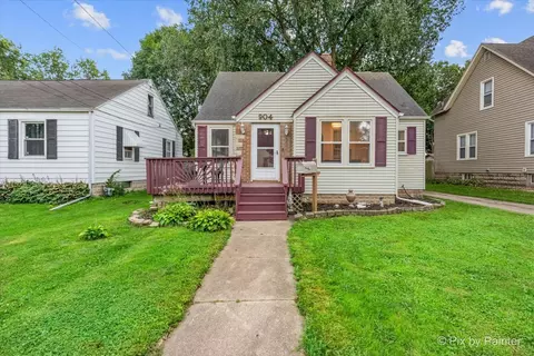 904 Shipman Pl, Dekalb, IL 60115
