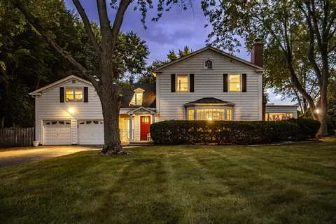 1530 Kaneville Rd, Geneva, IL 60134