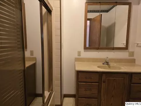 400 N 4th St, Carthage, IL 62321 photo 14