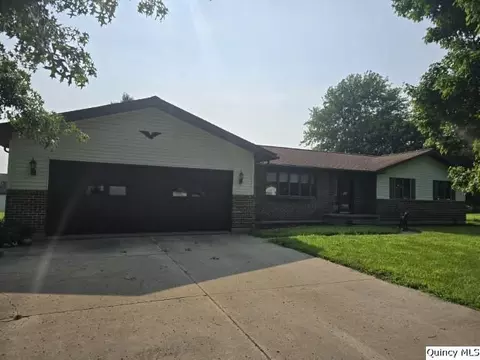 400 N 4th St, Carthage, IL 62321 photo 22