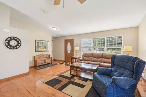 12207 S White Oak Dr, Plainfield, IL 60585 photo 3