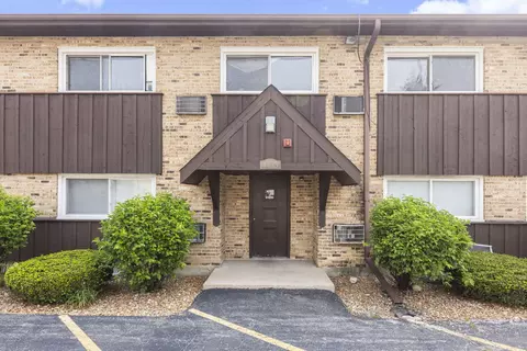 4435 Arbor Cir #23, Downers Grove, IL 60515