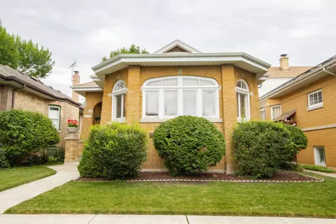 2654 W Morse Ave, Chicago, IL 60645