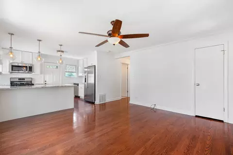 Living - 17 N Pine St, Mount Prospect, IL 60056 photo 2 of 3