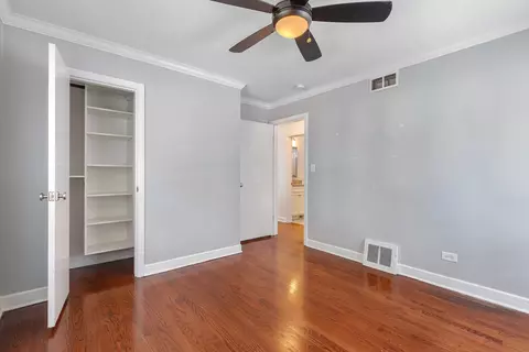 Bedroom - 17 N Pine St, Mount Prospect, IL 60056 photo 1 of 2