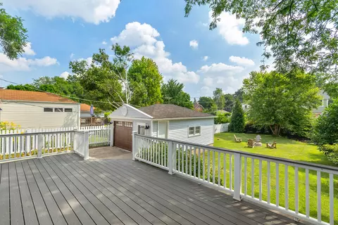 Exterior - 17 N Pine St, Mount Prospect, IL 60056 photo 2 of 10