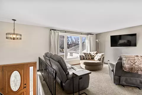 Living - 3000 Miller Dr, Mchenry, IL 60050 photo 1 of 4
