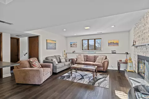 Living - 3000 Miller Dr, Mchenry, IL 60050 photo 4 of 4