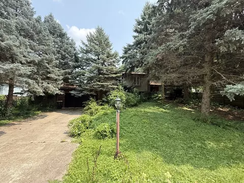 3 S631 Lorraine Ave, Warrenville, IL 60555