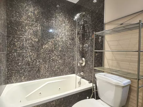 Bath - 1307 Ely Ct #1307, Wheeling, IL 60090 photo 2 of 2