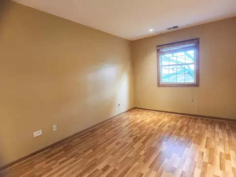 Bedroom - 1307 Ely Ct #1307, Wheeling, IL 60090 photo 1 of 2