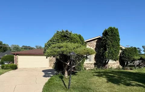 18921 Oakwood Ct, Country Club Hills, IL 60478