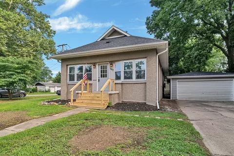 207 E Union St, Seneca, IL 61360 photo 3