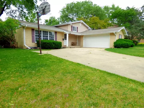 1420 E Lake Louise Dr, Palatine, IL 60074