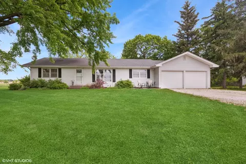 43 W888 Hughes Rd, Elburn, IL 60119