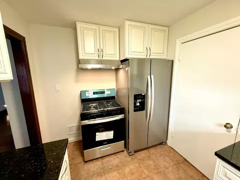 Kitchen - 3217 W 163rd St, Markham, IL 60428 photo 1 of 3