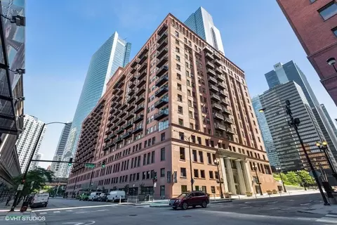 165 N Canal St #726, Chicago, IL 60606