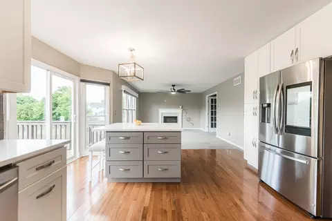 Kitchen - 117 Devonshire Dr, Dekalb, IL 60115 photo 5 of 5