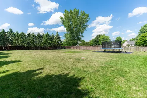 Exterior - 117 Devonshire Dr, Dekalb, IL 60115 photo 2 of 8