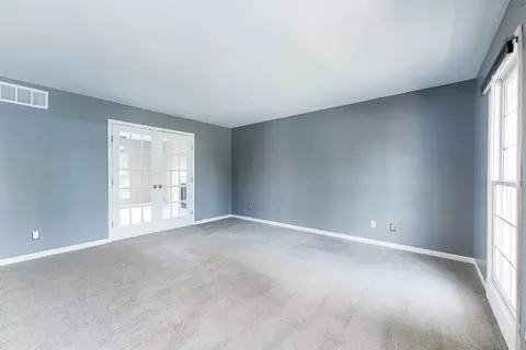 Living - 117 Devonshire Dr, Dekalb, IL 60115 photo 3 of 11