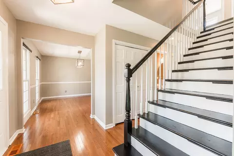Entry Way - 117 Devonshire Dr, Dekalb, IL 60115 photo 2 of 3