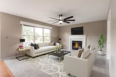 Living - 117 Devonshire Dr, Dekalb, IL 60115 photo 1 of 11