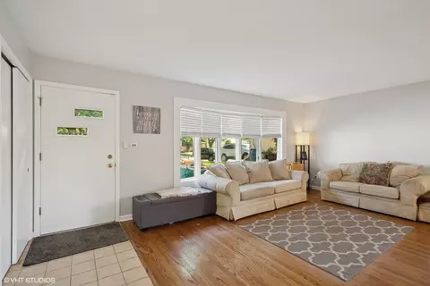 530 Birch St, Itasca, IL 60143 photo 3