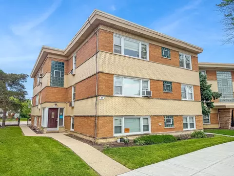 39 W Conti Pkwy #2N, Elmwood Park, IL 60707
