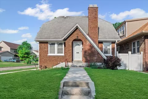 1036 S 12th Ave, Maywood, IL 60153