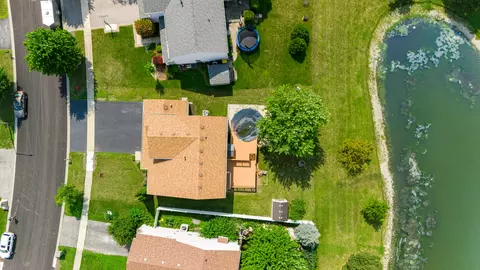 View/Area - 6907 Twin Falls Dr, Plainfield, IL 60586 photo 2 of 7