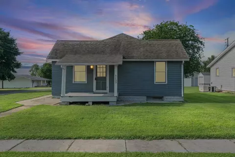 133 E Illinois St, Sibley, IL 61773