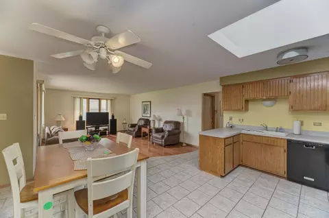 5104 148th St, Midlothian, IL 60445 photo 9