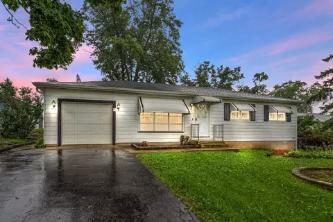 545 W Harrison Rd, Lombard, IL 60148