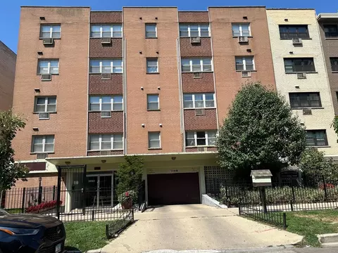 5950 N Kenmore Ave #202, Chicago, IL 60660