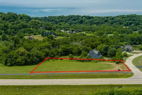 29 Augusta Dr, Galena, IL 61036