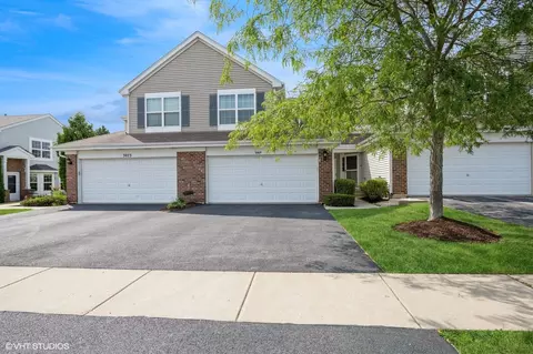 3069 Courtland St, Woodstock, IL 60098