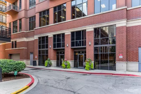 330 N Jefferson St #2102, Chicago, IL 60661