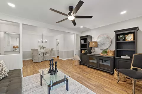 569 Somerset Ln #2, Crystal Lake, IL 60014