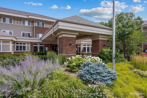 801 N Mclean Blvd #202, Elgin, IL 60123