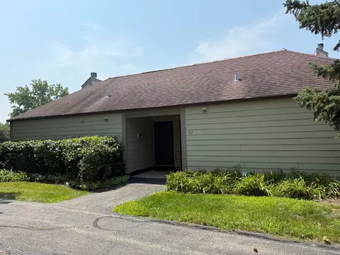 3302 Berwyn Ave #82, North Chicago, IL 60064