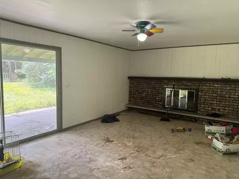 Living - 421 E Wise Rd, Schaumburg, IL 60193 photo 3 of 5