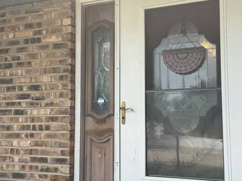 Entry Way - 421 E Wise Rd, Schaumburg, IL 60193 photo 12 of 12