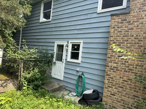 Exterior - 421 E Wise Rd, Schaumburg, IL 60193 photo 7 of 11