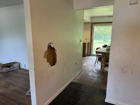 Entry Way - 421 E Wise Rd, Schaumburg, IL 60193 photo 9 of 12
