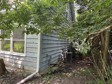 Exterior - 421 E Wise Rd, Schaumburg, IL 60193 photo 2 of 11