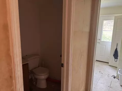 Entry Way - 421 E Wise Rd, Schaumburg, IL 60193 photo 6 of 12