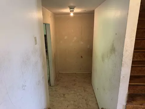 Entry Way - 421 E Wise Rd, Schaumburg, IL 60193 photo 8 of 12