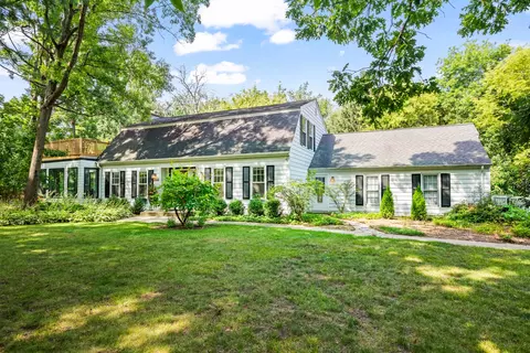 3450 W Mardan Dr, Long Grove, IL 60047