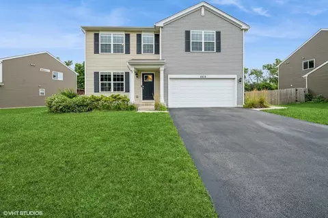 2272 Preswick Ln, Woodstock, IL 60098