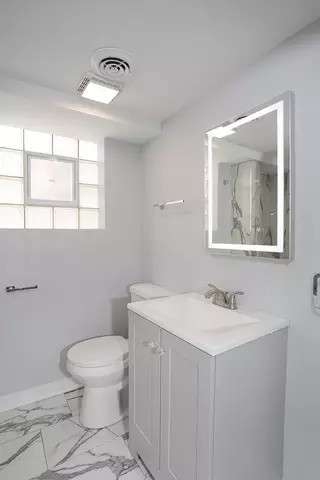 Bath - 615 E 101st Pl, Chicago, IL 60628 photo 5 of 5
